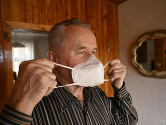Senica poskytne seniorom 10.000 certifikovaných respirátorov FFP2