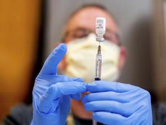 Pfizer skúma rozšírenie účinnosti vakcíny treťou dávkou