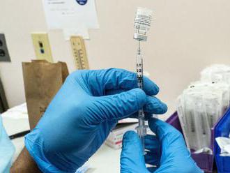 Štúdia: Riziko prenosu vírusu znižuje už jedna dávka vakcíny Pfizer