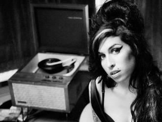 PUBLICISTIKA: Slavná alba: Zlomené srdce Amy Winehouse stvořilo Cenou Grammy oceněnou desku 