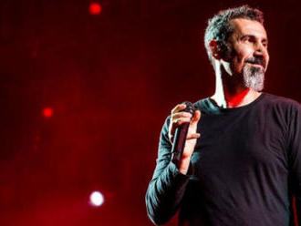 VIDEO: Serj Tankian v elektrizujícím klipu vzpomíná na 
