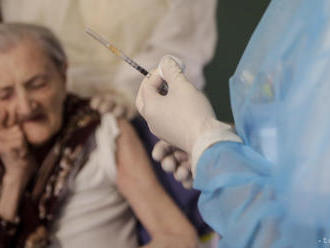 Maďarsko má v domovoch dôchodcov zaočkovaných už 82 % seniorov