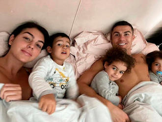 Christiano Ronaldo doma nesmí dělat dvě věci, které jsou pro nás naprosto běžné. Zakázala mu to part