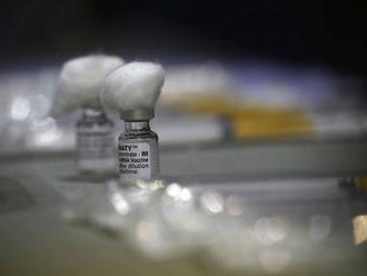 Európska únia prerozdelí vakcíny od Pfizeru, dohodu komplikuje Rakúsko