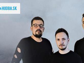 Skupina Massriot zverejnila maďarskú verziu singla Bude to fajn