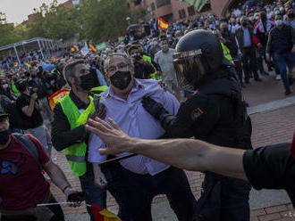 Predvolebný míting v Madride prerástol do násilností, hlásia zranených