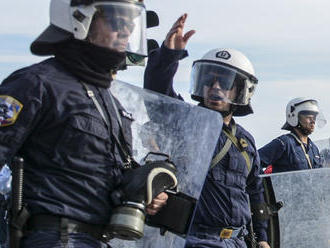 Grécka polícia zasiahla voči prevádzačom obvineným z týrania migrantov