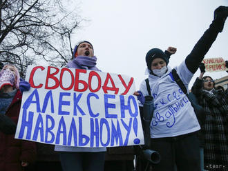 Navaľného spolupracovníci vyzvali Rusov, aby masovo vyšli do ulíc
