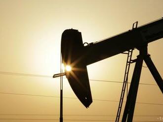 Ceny ropy klesli zhruba o 2 %