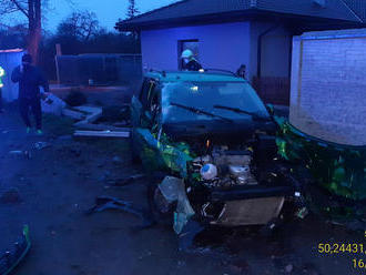 Hasiči ze stanice Neratovice spěchali k dopravní nehodě jednoho osobního vozidla, které se střetlo…