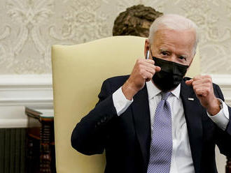 A bombázókkal üzengetés és az éles kritikák után Joe Biden telefonon beszélt Vlagyimir Putyinnal
