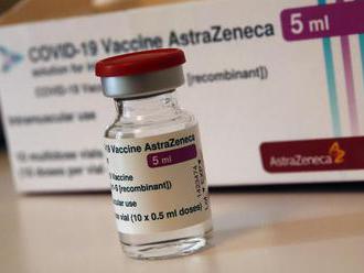 WHO: Súvis vakcíny od Astrazenecy a krvných zrazenín je možný, ale nepotvrdený