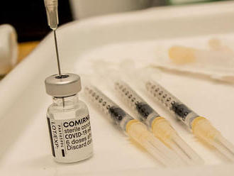 ONLINE: Budú zrejme potrebné tri dávky vakcíny, hovorí Pfizer