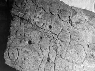 Kamenná doska objavená vo Francúzsku je možno najstaršou európskou mapou