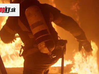 Stodola v Kameňanoch horela: Pri požiari zasahovalo deväť hasičov