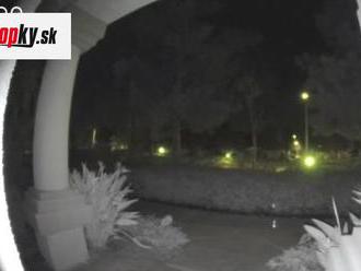 Pozoruhodné VIDEO: Domová kamera zachytila záhadný úkaz, ľudia sú z neho úplne mimo