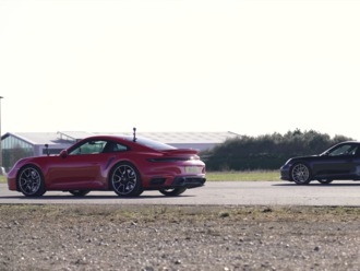 Drag race Porsche 911 Turbo S proti predchodcovi