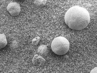 No, NASA photos are not evidence of fungus growing on Mars, sorry     - CNET