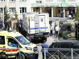 Pri streľbe na škole v Kazani zomrelo 11 ľudí, z toho deväť detí