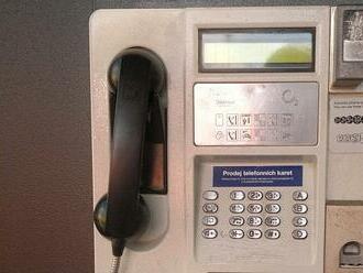 V Česku skončila éra telefonních budek, přestali jsme je používat a dotovat