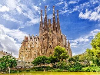 Dokončení více než 100 let rozestavěného chrámu Sagrada Familia se zpozdí kvůli koronaviru