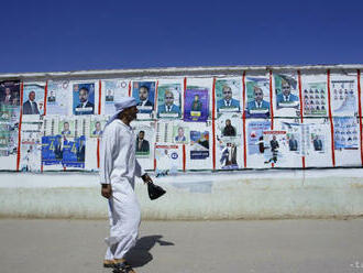 V Alžírsku sa konajú parlamentné voľby, opozícia vyzvala na ich bojkot