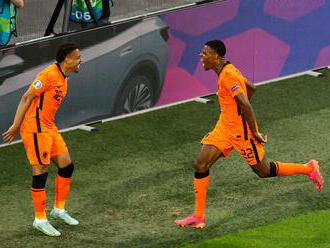 Holandsko je v osemfinále, proti Rakúsku sa blysol krajný obranca