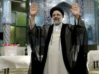 Iránske prezidentské voľby suverénne opanoval Raísí