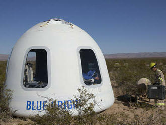 Let do vesmíru s Jeffom Bezosom vydražili za 28 miliónov dolárov