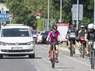 Národný cyklokoordinátor: Cyklistu treba obísť v druhom jazdnom pruhu