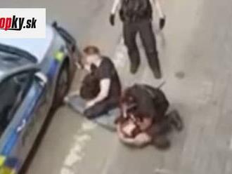 Český George Floyd? Drsné VIDEO vyvolalo vášne, agresívny muž zomrel po tvrdom zásahu polície!