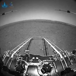 Prvé fotografie z rovera na Marse