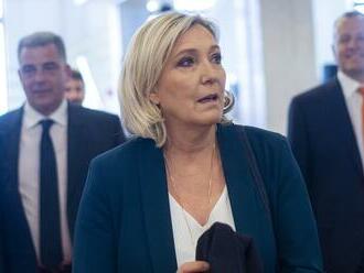 Odhady po voľbách vo Francúzsku hovoria za všetko: Strana Le Penovej pohorela