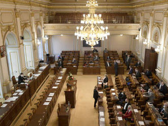 Sněmovna projedná zvýšení důchodů a odškodnění za výbuch ve Vrběticích