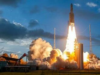 Eutelsat Quantum vynesen raketou Ariane 5