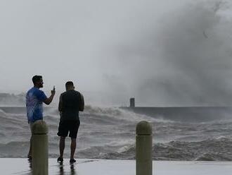 Hurikán Ida zasiahol pobrežie amerického štátu: Meteorológovia hovoria o veľkom nebezpečenstve