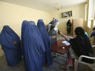 Afganské zdravotníčky a učiteľky vyzvali na obnovenie finančnej pomoci