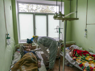 Na Ukrajine stúpa počet prípadov, chcú zaviesť povinné očkovanie