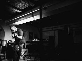 Rožnovský synthpunkový bard Ctib vydává své první sólové album