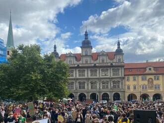 Několik stovek lidí se vydalo centrem Prahy v průvodu za klima