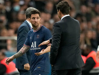 Messi ukázal grimasu, ignoroval trénera. Nezniesol, že ho stiahol