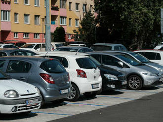 Spustenie parkovacej politiky v Bratislave mesto presúva na začiatok roka