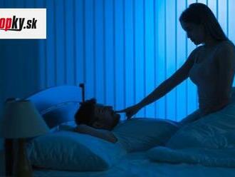 Ľudia po prekonaní COVIDU-19 zažívajú jeden sexuálny problém: Lekárka radí, TOTO robte v posteli