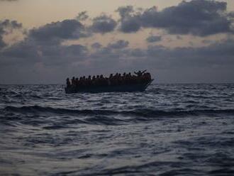 Na ostrov Lampedusa dorazilo na lodiach vyše 600 migrantov: Poskytnú im prvú pomoc
