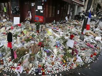 Teroristické útoky v Paríži: Pokračuje súdny proces, vypovedajú svedkovia aj pozostalí
