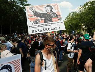 Maďarské volby: Opozice prosadila referendum o čínské univerzitě, Orbán má Trumpa a Putina