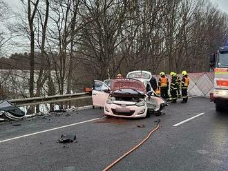 Tragická dopravní nehoda v Těrlicku: Jeden člověk zemřel, čtyři se zranili