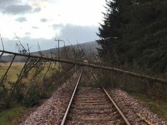 Sever Británie zasiahla búrka Malik, narušila železničnú dopravu v Škótsku  