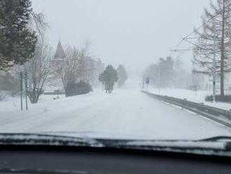 Cestári už sprejazdnili cesty pod Tatrami, na niektorých úsekoch sa ešte môžu tvoriť snehové jazyky  