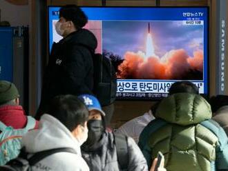 Severná Kórea potvrdila odpálenie najsilnejšej rakety od nástupu Bidena, dokáže zasiahnuť aj americké územie Guam